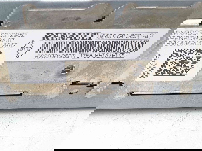 Radio CD Renault Symbol 2 / Thalia [Fabr 2008-2012] 8200791253