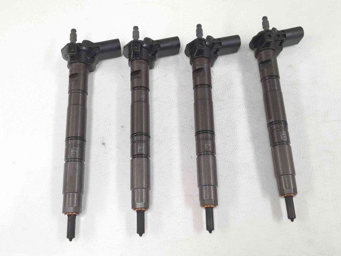 Injector Audi A6 facelift (4F2, C6) 03L130277 / 0445116030 2.0 TDI CAHA