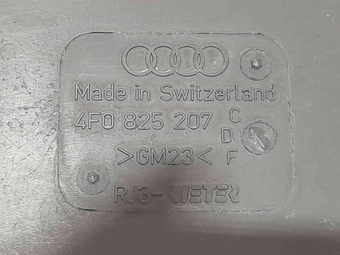 Scut lateral stanga Audi A6 facelift (4F2, C6) [Fabr 2004-2010] 4F0825207