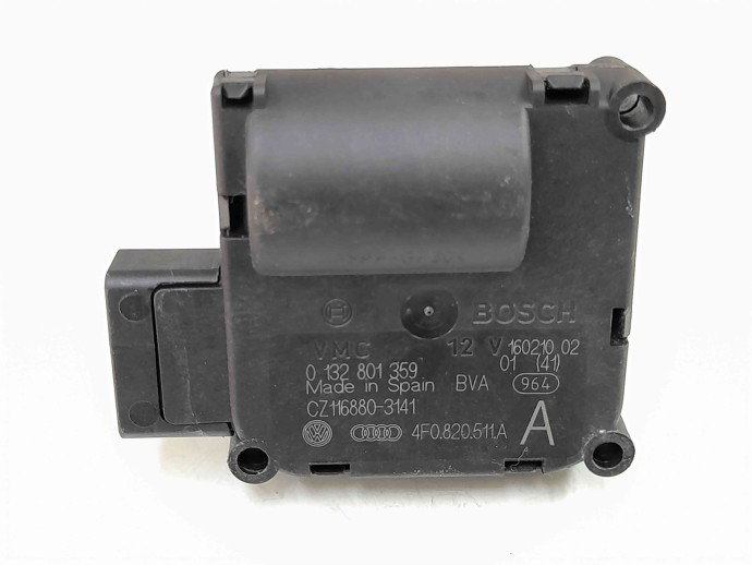 Motoras clapeta aeroterma bord Audi A6 facelift (4F2, C6) [Fabr 2004-2010] 4F0820511A