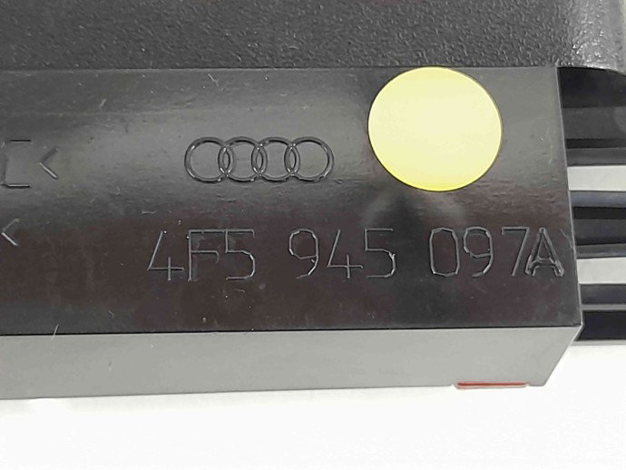 Stop auxiliar Audi A6 facelift (4F2, C6) [Fabr 2004-2010] 4F5945097A