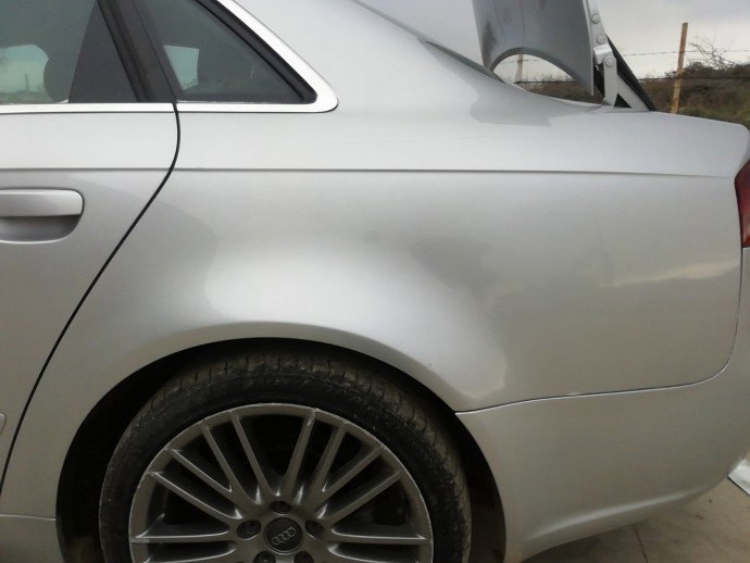 Aripa stanga spate Audi A4 B7