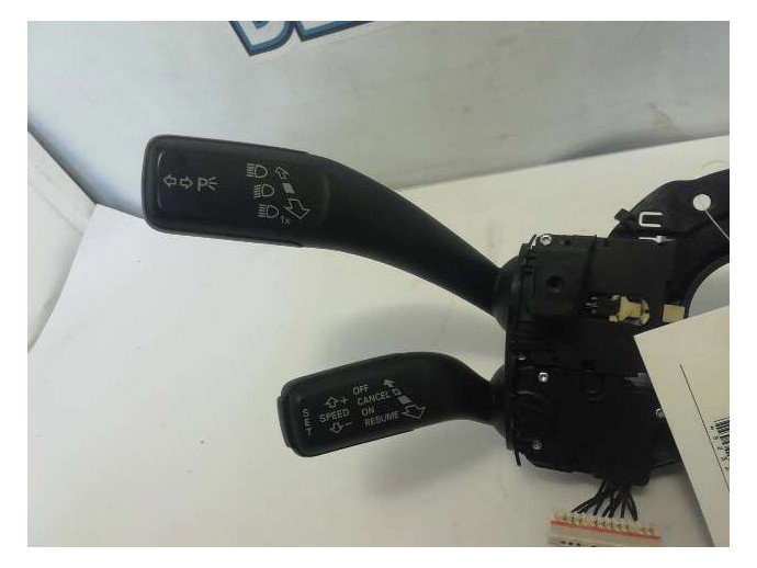 Maneta semnalizare AUDI A4 B8 S LINE CAGA 2009 8K0953502BD