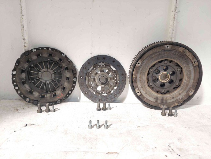 Kit ambreiaj volanta masa dubla Bmw 1 (E81, E87) [Fabr 2004-2010] 7560876 1.6 N43 90KW / 122CP