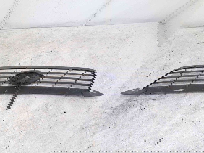 Grila bara fata Ford Focus 2 (DA) [Fabr 2004-2012] 8M51-8200-BF