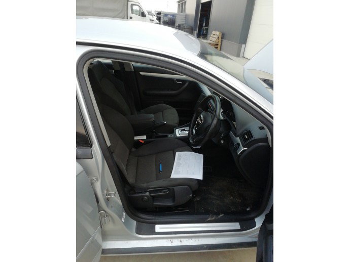 Cheder usa dreapta fata Audi A4 B7
