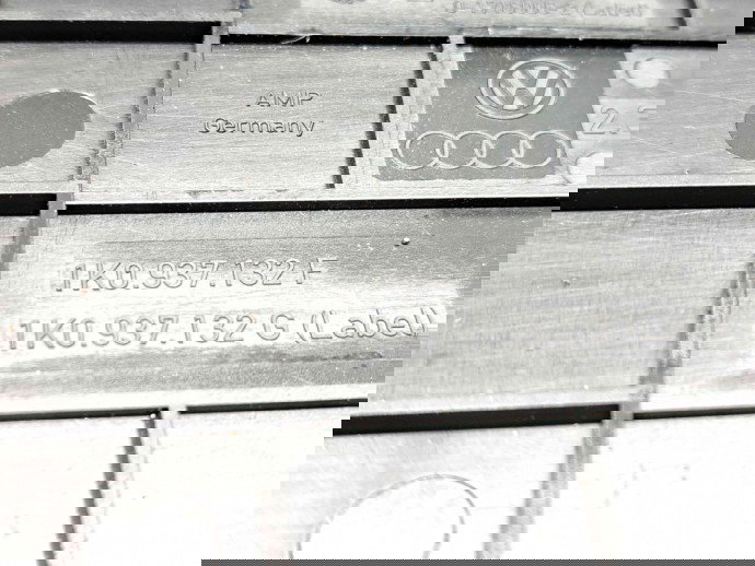  Capac panou sigurante Skoda Octavia 2 Combi (1Z5) [Fabr 2004-2013] 1K0937132F 