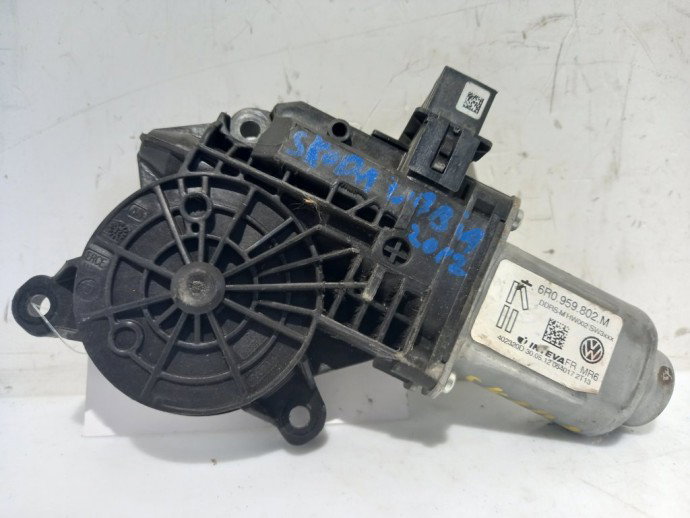 Motoras macara fata dreapta Skoda Fabia 2 1.2 CZCB 6R0959802M 2007-2014 