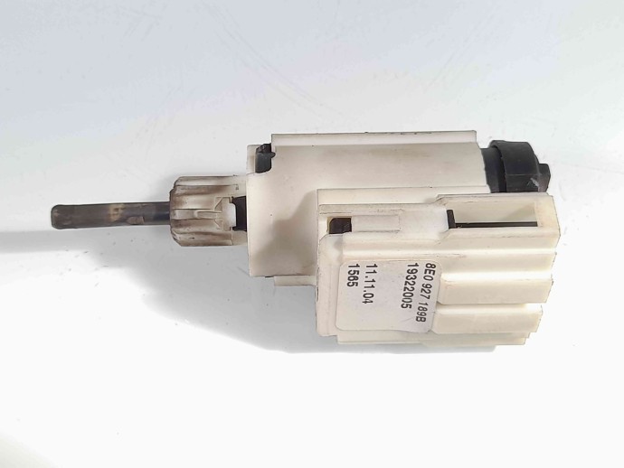 Comutator actionare ambreiaj Audi A4 (8EC, B7) [Fabr 2004-2008] 8E0927189B
