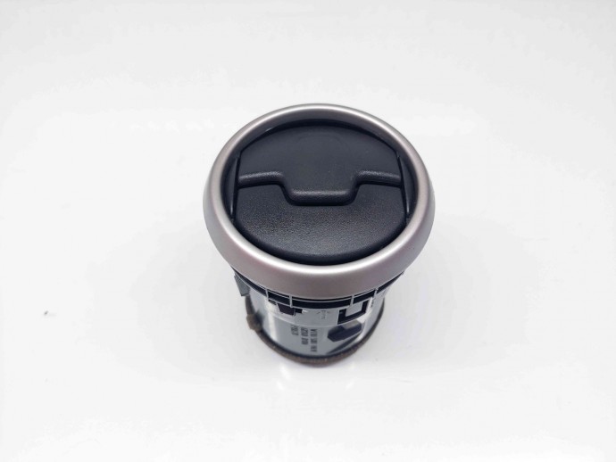 Grila aerisire stanga Nissan Qashqai [Fabr 2007-2014] 68760JD10A