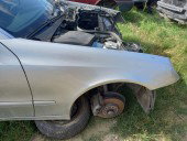 Aripa dreapta fata Mercedes W211 E-Class 2.2 CDI OEM 2002-2009