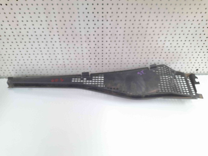 Grila stergator parbriz-stanga Dacia Logan (LS) [Fabr 2004-2012] 8200825457