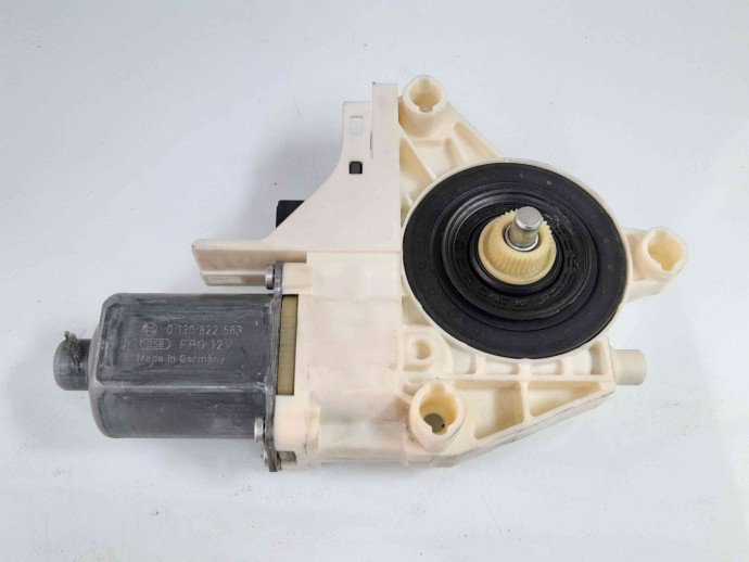 Motoras geam dreapta spate Renault Fluence [Fabr 2010-prezent] 827300013R