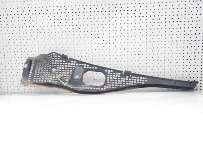 Grila stergator parbriz-dreapta Dacia Sandero [Fabr 2008-2012] 8200294316