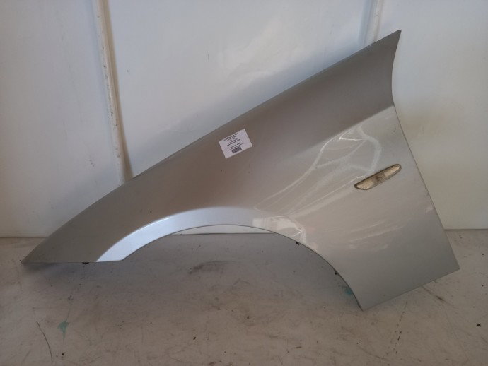 Aripa stanga fata BMW 320 E90 2.0  D  OEM 2005-2011