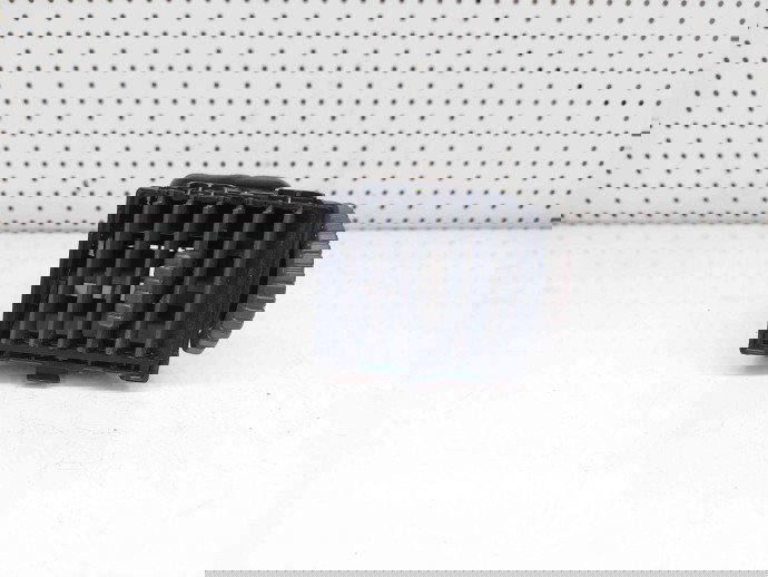 Grila aerisire centrala dreapta Nissan X-Trail (T30) [Fabr 2001-2007] 68750EQ000