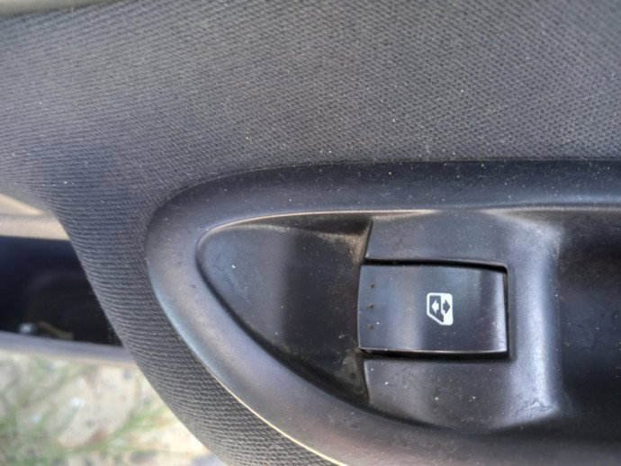 Buton geam electric dreapta spate Renault Laguna 2 1.9 DCI OEM 2001-2007