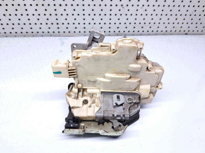 Broasca usa stanga spate Audi A4 (8K5, B8) [Fabr 2008-2015] 8K0839015