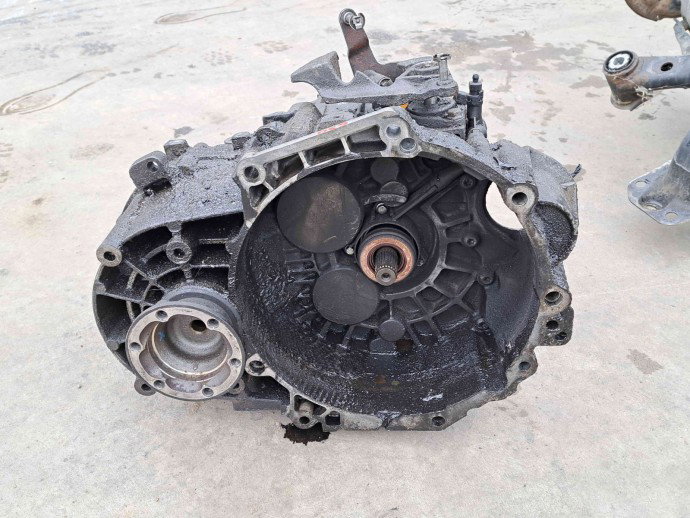 Cutie viteze manuala 6 trepte Volkswagen Passat B6 Variant (3C5) [Fabr 2005-2010] JLU 1.9 TDI BMP 103KW / 140CP