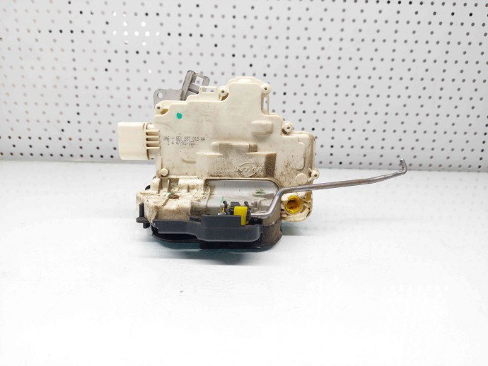 Broasca usa stanga fata Audi A4 (8EC, B7) [Fabr 2004-2008] 8E1837015AA