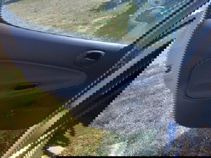 Tapiterie usa stanga spate Peugeot 206 1.2 Benz OEM 1998-2009