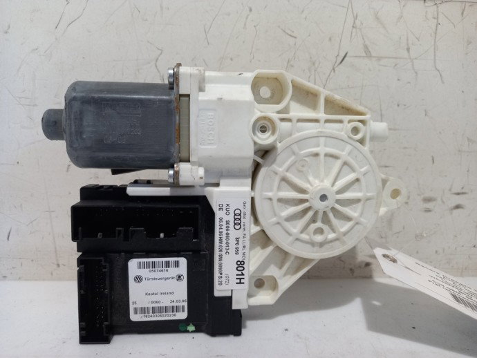 Motoras macara dreapta fata Audi A3 2.0 BKD 8P0959801H 2003-2012