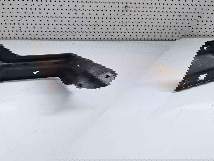 Suport aripa dreapta fata Seat Leon (1P1) [Fabr 2005-2011] 1P0821136