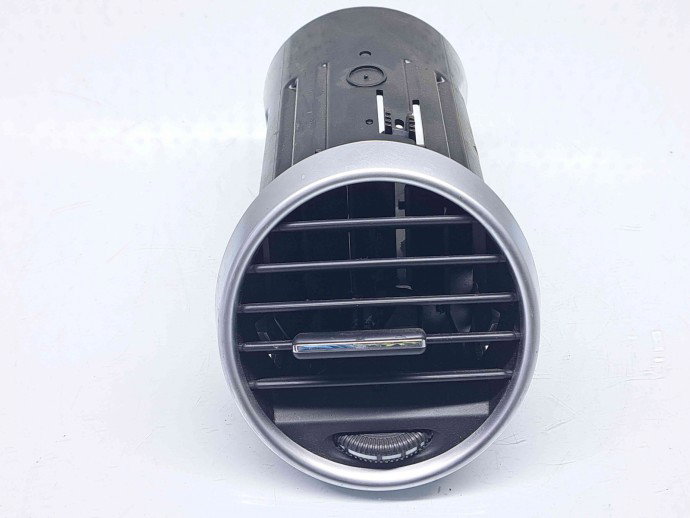 Grila aerisire centrala stanga Mercedes Clasa ML (W164) [Fabr 2005-2012] A1648302154
