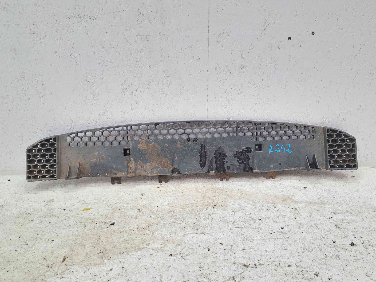 Scut sub bara Kia Proceed [Fabr 2006-2012] 86560-1H200 - imagine 1