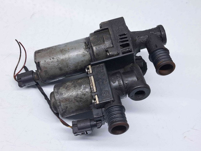 Pompa recirculare apa Bmw 3 (E46) [Fabr 1998-2005] 8369807 2.0 D M47  