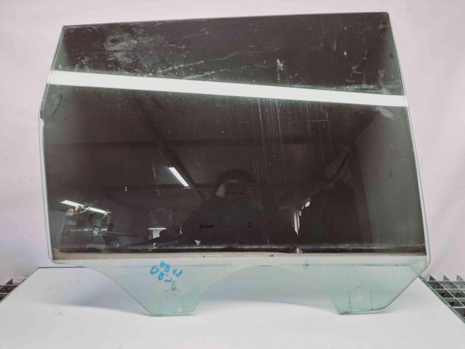 Geam usa dreapta spate Volkswagen Touareg (7LA, 7L6) [Fabr 2003-2010] OEM