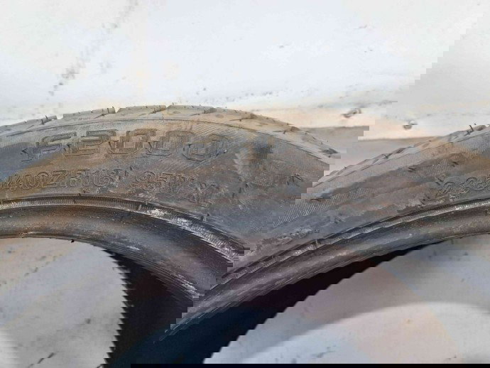 Anvelopa Vara FULL RUN F2000 235 | 40 | R18