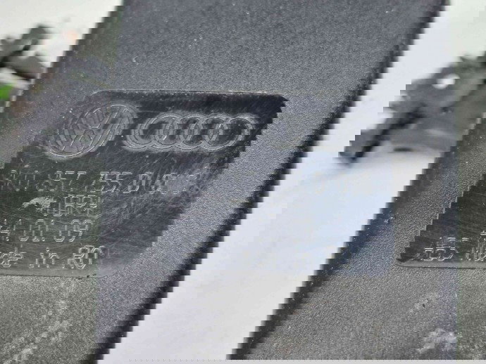  Capsa centura stanga fata Audi A4 (8K5, B8) Avant [Fabr 2008-2015] 8K0857755D