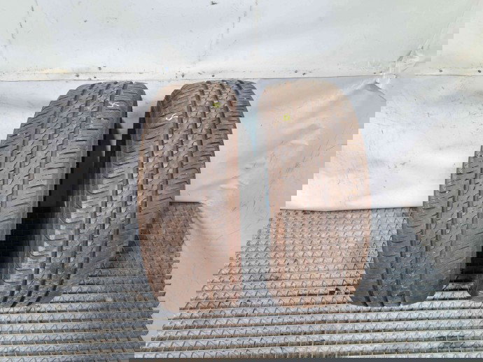 Set 2 anvelope vara MARCA : MASSIMO  MODEL : DUREVO V1  DOT : 2022  GROSIME ANVELOPA : 7,46-7,46