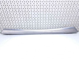 Ornament usa dreapta fata Bmw 5 (F10) [Fabr 2011-2016] 8050164-01