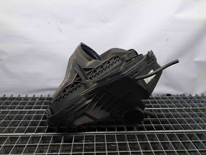 Carcasa filtru aer 8K0133837T, Audi A6 (4F2, C6) 2.0tdi, CAGB