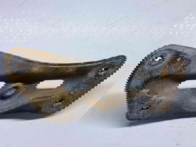 Suport aripa dreapta fata Skoda Octavia 2 Combi (1Z5) [Fabr 2004-2013] 1Z0810679