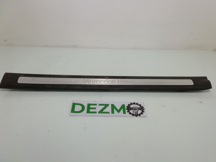 Ornament prag stanga Mercedes A200 2.0 OM640 A1696801174 2004-2012