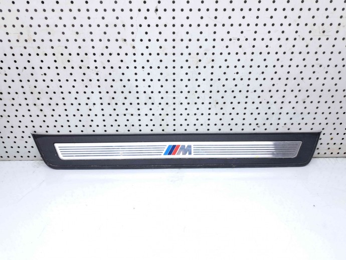Ornament prag stanga fata Bmw 5 (F10) [Fabr 2011-2016] 8050045