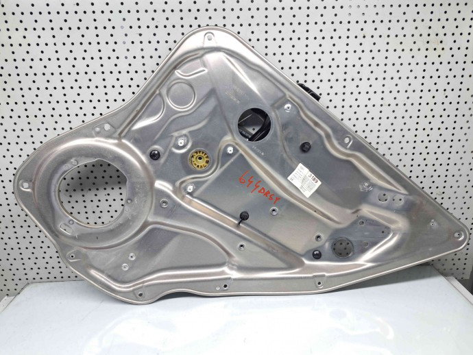 Macara electrica geam dreapta spate Mercedes Clasa C (W204) [Fabr 2007-2014] A2047300479