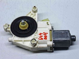 Motoras geam dreapta fata Mercedes Clasa C (W204) [Fabr 2007-2014] A2048200242 / 0130822502