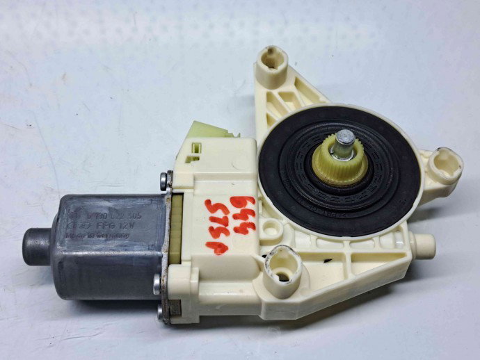 Motoras geam stanga spate Mercedes Clasa C (W204) [Fabr 2007-2014] A20482005472 /0130822505