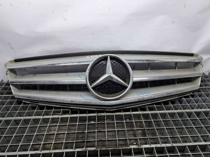 Grila bara fata Mercedes Clasa C (W204) [Fabr 2007-2014] A2048800023 cu defect