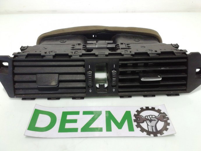 Grila aerisire centrala BMW Seria 5[E60] 3.0 M47 6910734 2004-2010