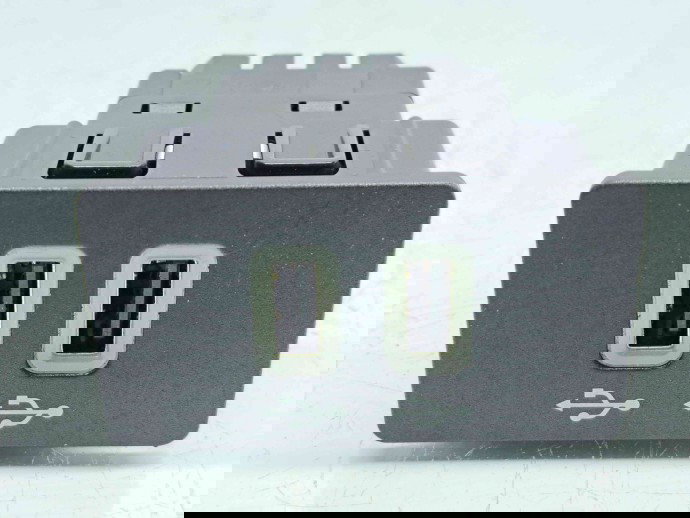  Conector auxiliar USB Ford Mondeo 5 Sedan [Fabr 2014-2022] HC3T-14F014-BC