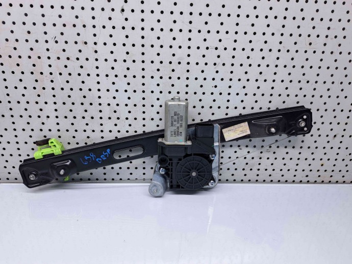 Macara electrica geam dreapta spate Bmw 3 (E90) [Fabr 2005-2011] 7075884 / 71001603