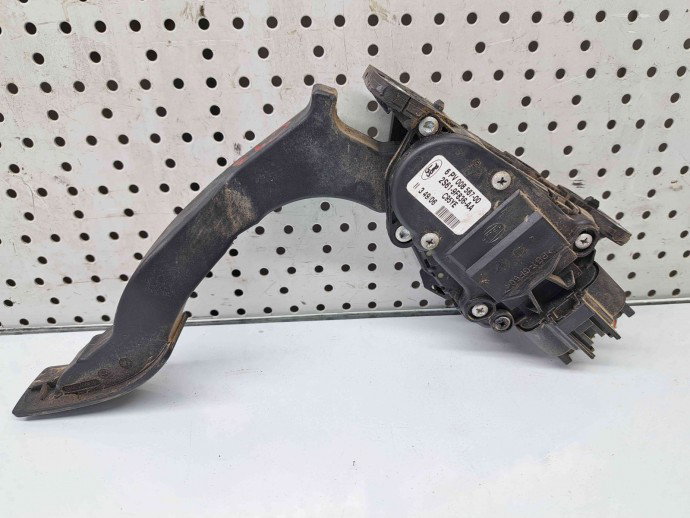 Pedala acceleratie Ford Fusion (JU) [Fabr 2002-2012] 2S61-9F836-AA