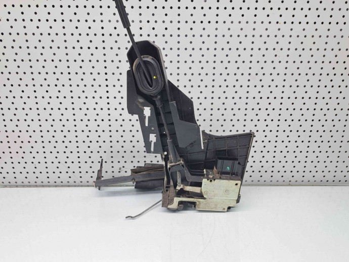 Broasca usa stanga fata Ford Fiesta 5 [Fabr 2001-2010] 2S61-A218A65-ABG