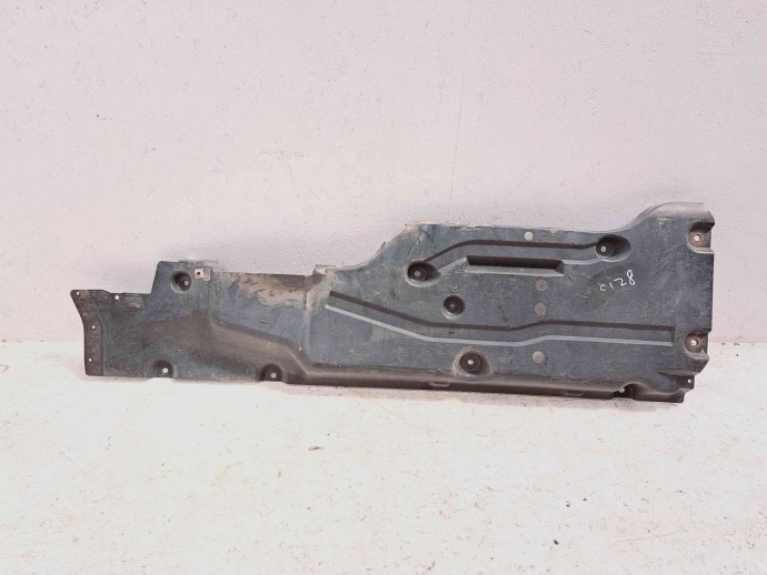 Scut lateral dreapta Mercedes Clasa ML (W166) [Fabr 2011-2022] A1666808707