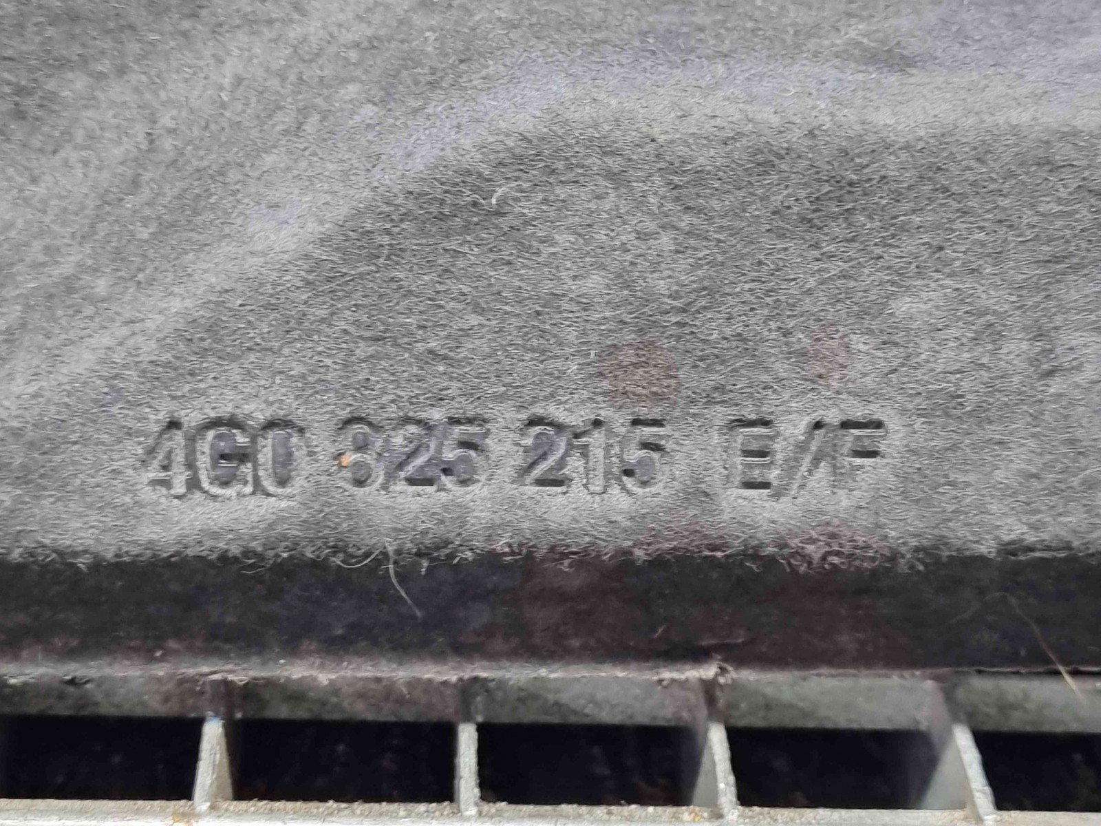 Scut lateral stanga Audi A6 (4G2, C7) [Fabr 2012-2017] 4G0825215E - imagine 2